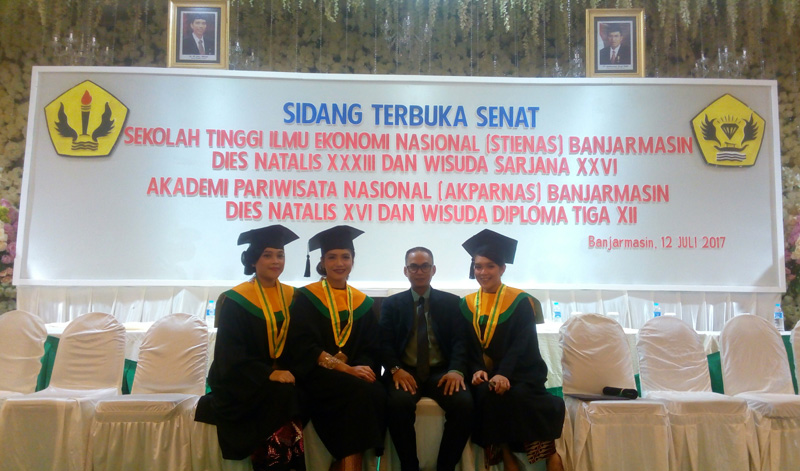 Wisuda STIENAS Banjarmasin