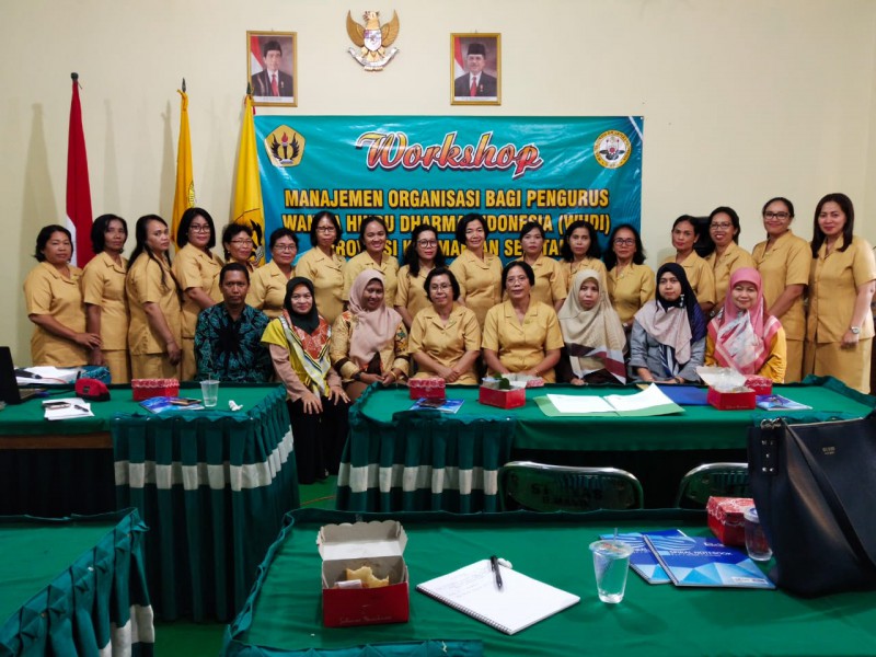 Kegiatan Pengabdian Masyarakat bagi Dosen-dosen STIE Nasional Bekerja sama dengan Wanita Hindu Dharma Indonesia (WHDI) Propinsi Kalimantan Selatan